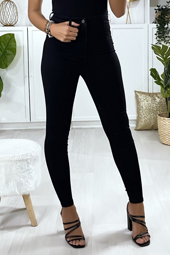 Jeans slim en noir avec fausse poches à l'avant Jeans slim en noir avec fausse poches à l'avant