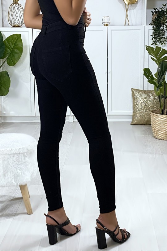 Jeans slim en noir avec fausse poches à l'avant Jeans slim en noir avec fausse poches à l'avant