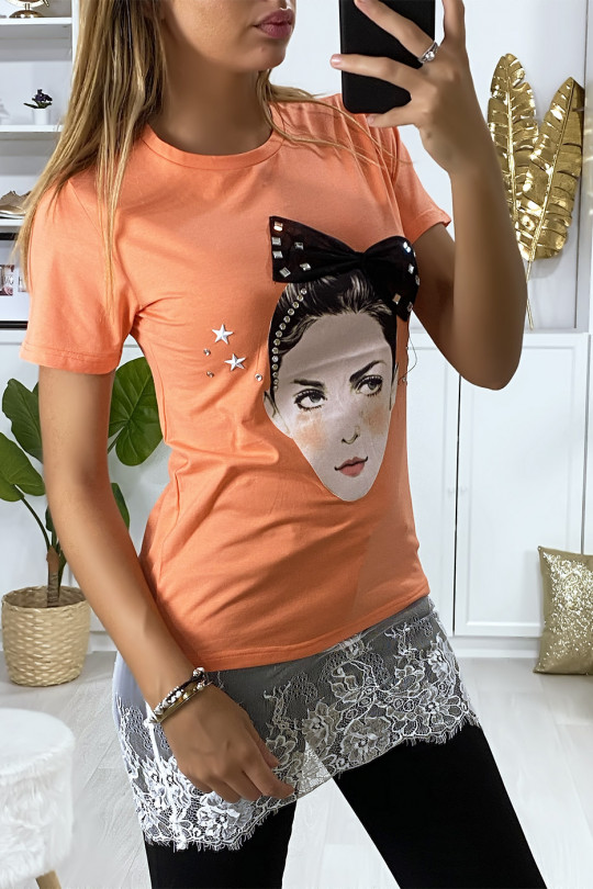 T-shirt corail avec dessin strass et dentelle T-shirt corail avec dessin strass et dentelle