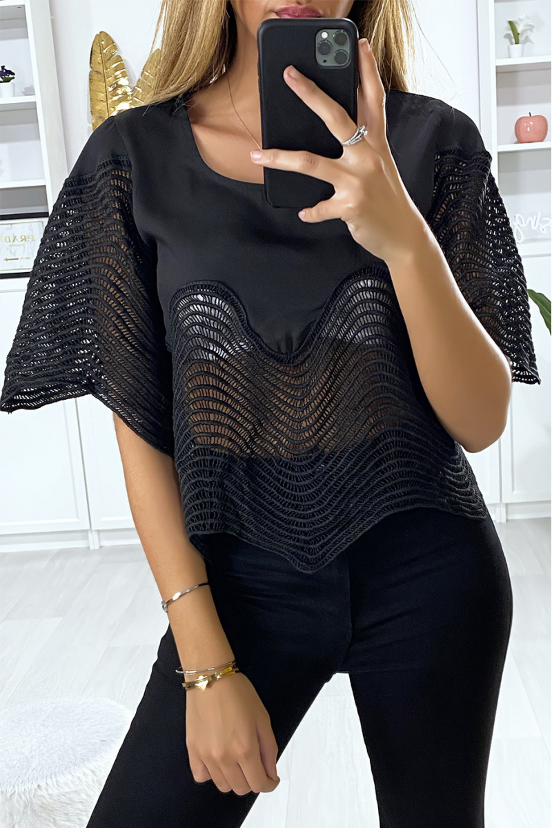 Haut noir court avec broderies Haut noir court avec broderies