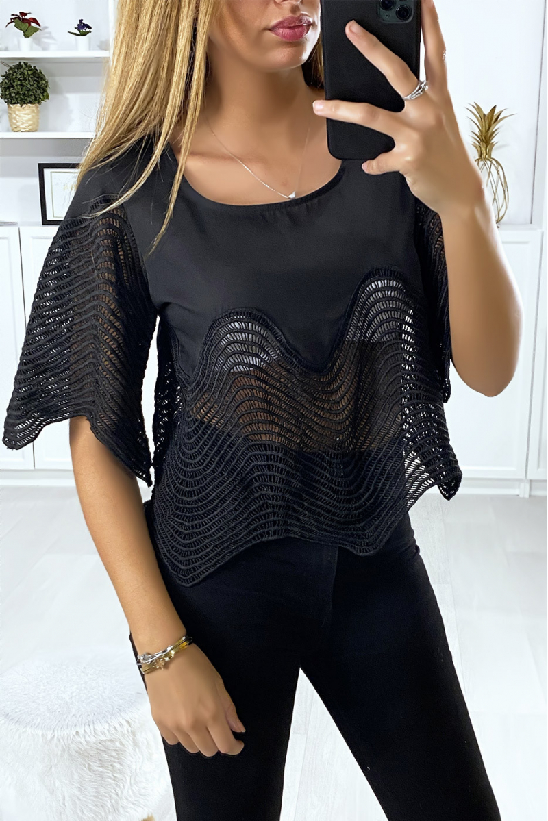 Haut noir court avec broderies Haut noir court avec broderies