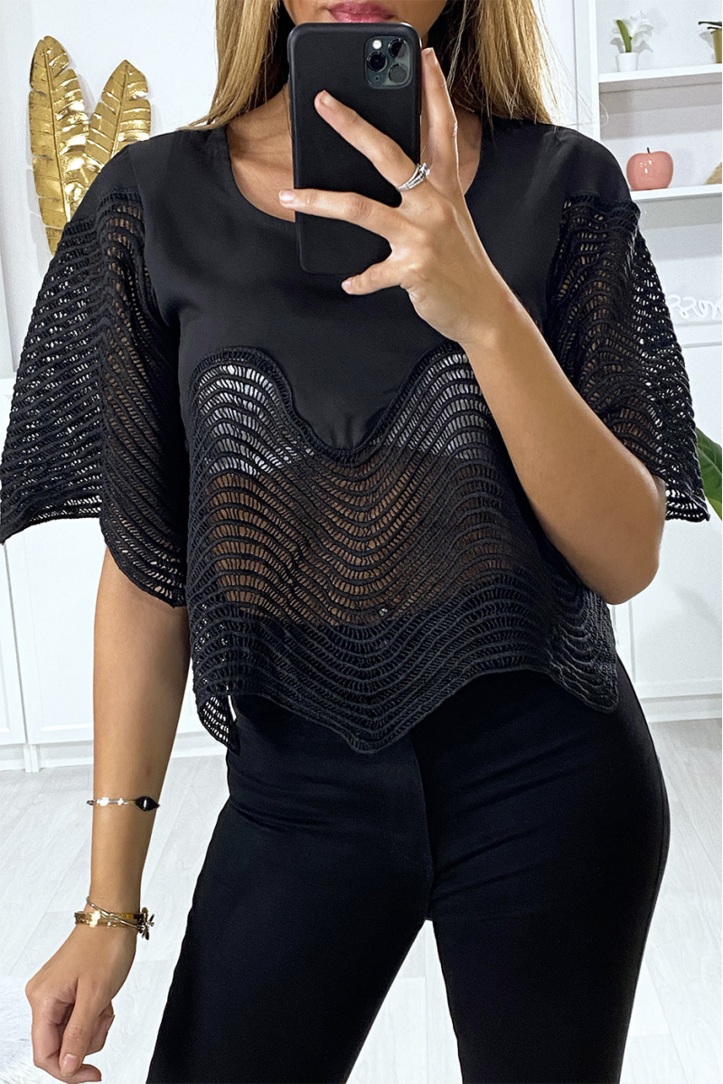Haut noir court avec broderies Haut noir court avec broderies
