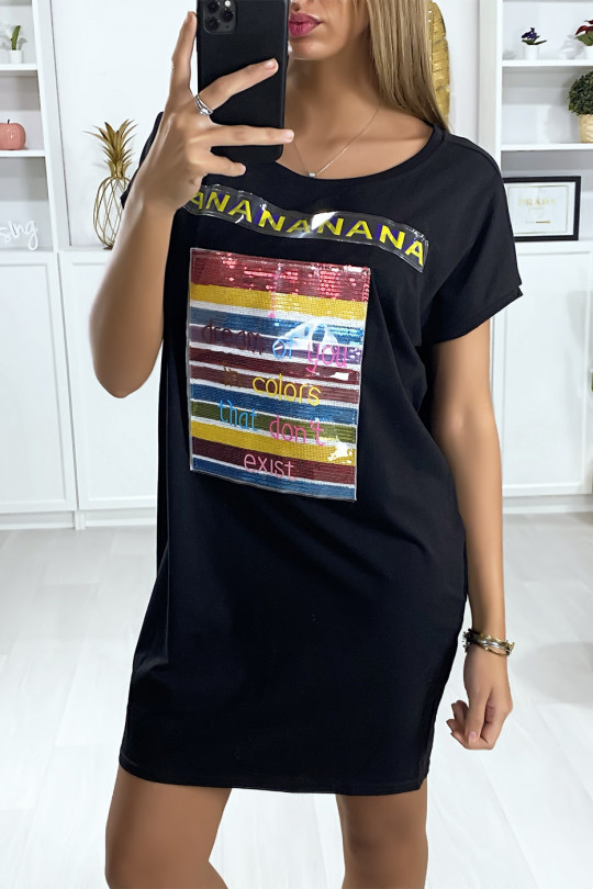 Robe t-shirt noire avec dessin en strass coloré Robe t-shirt noire avec dessin en strass coloré