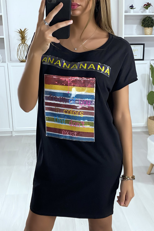Robe t-shirt noire avec dessin en strass coloré Robe t-shirt noire avec dessin en strass coloré