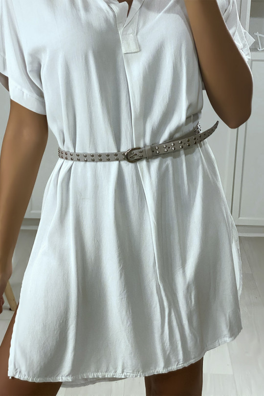 Fine ceinture grise clouté pour ajusté la taille Fine ceinture grise clouté pour ajusté la taille