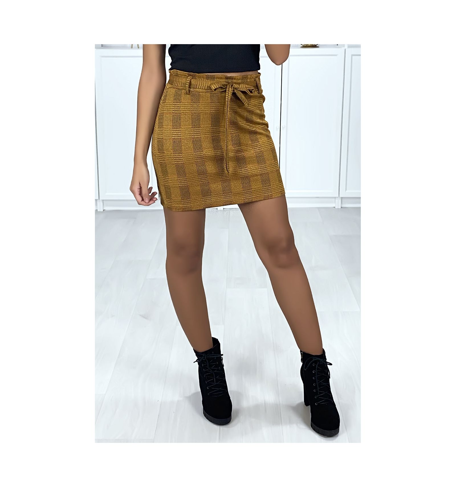 Mini jupe à carreaux moutarde avec ceinture