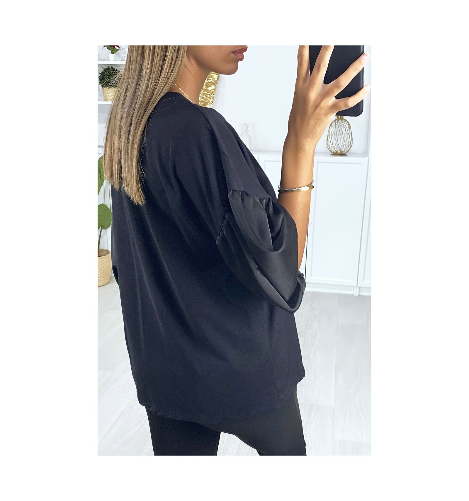  Tee  shirt  noir en coton pour femme avec manche  bouffante  