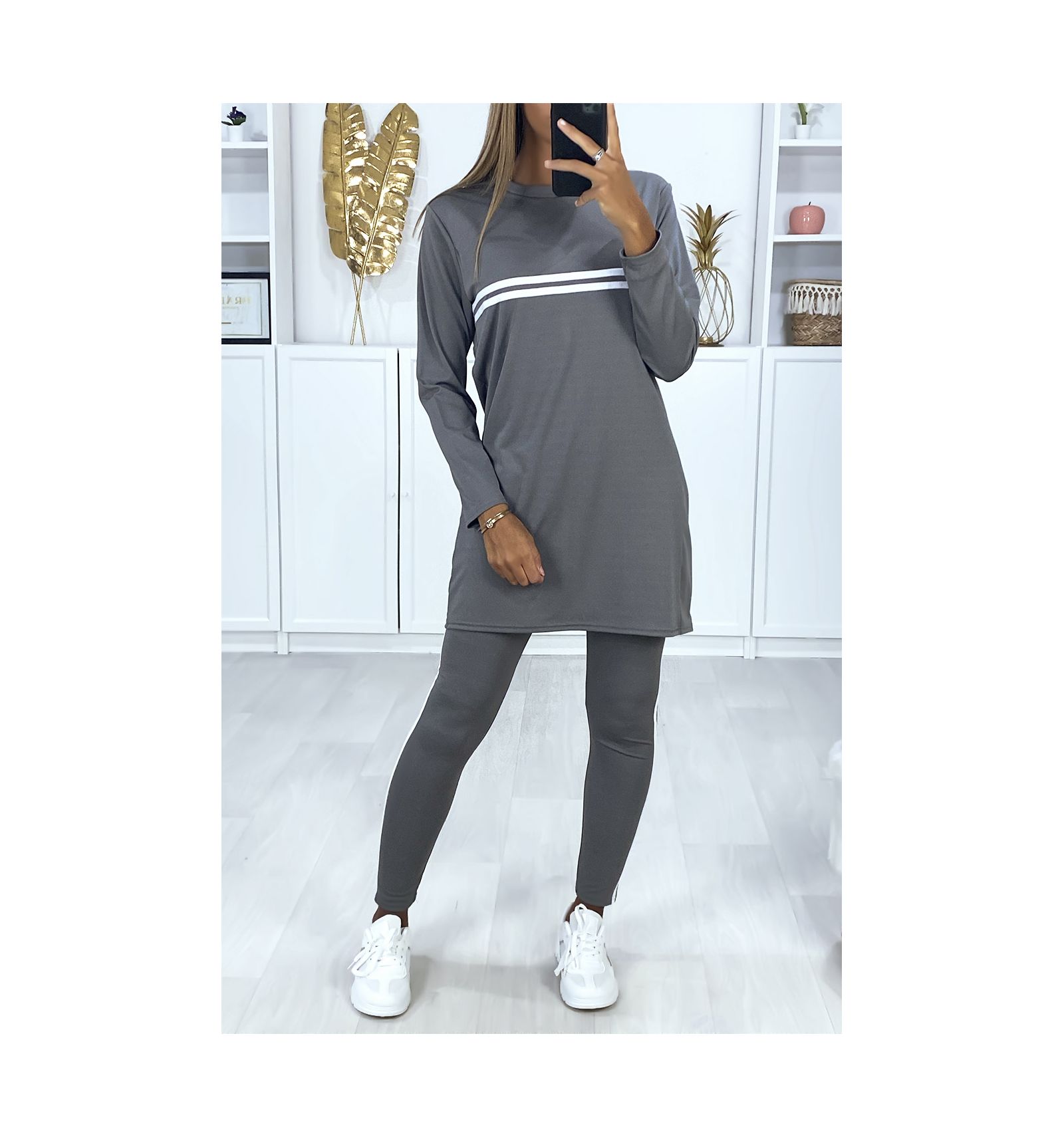 Ensemble sport tunique et leggings gris avec bandes ...