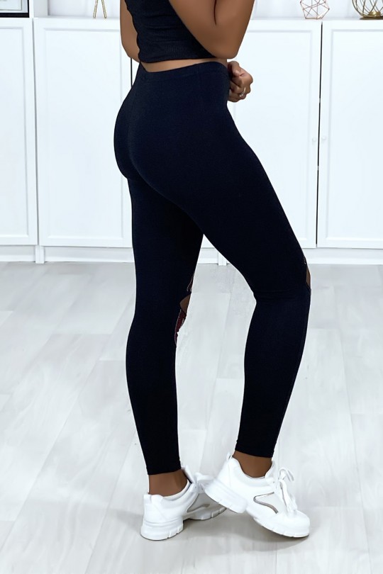 Legging noir en coton avec ouvertures et strass aux genoux Legging noir en coton avec ouvertures et strass aux genoux