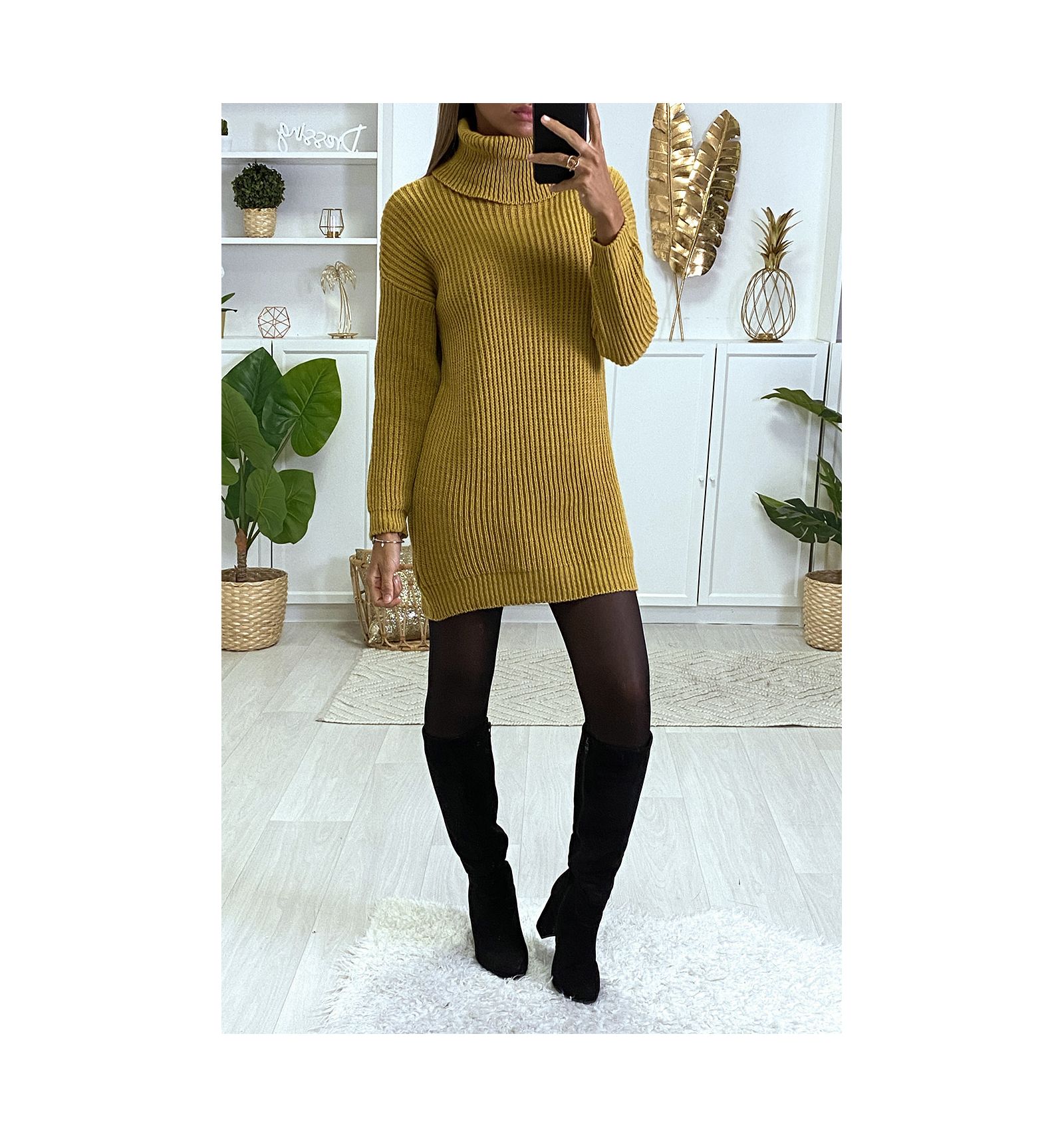 Robe pull moutarde col roulé bien épais et tombant. Pull femme