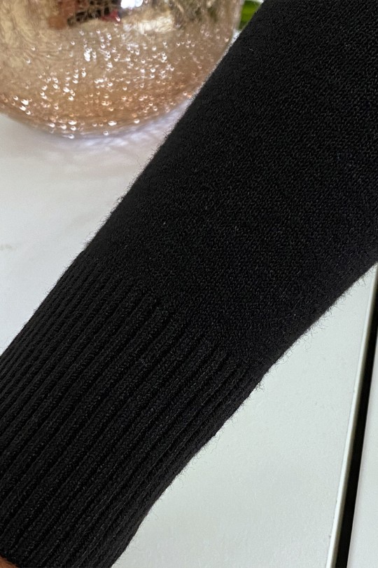 Pull noir col rond en maille tricot très extensible et très doux Pull noir col rond en maille tricot très extensible et très doux
